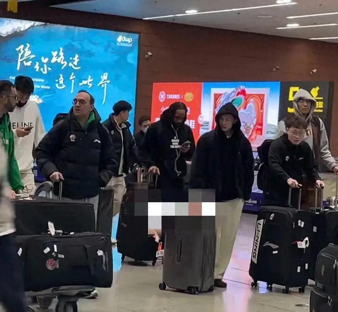 夏威夷队客场碾压对手，取得疯狂胜利的简单介绍