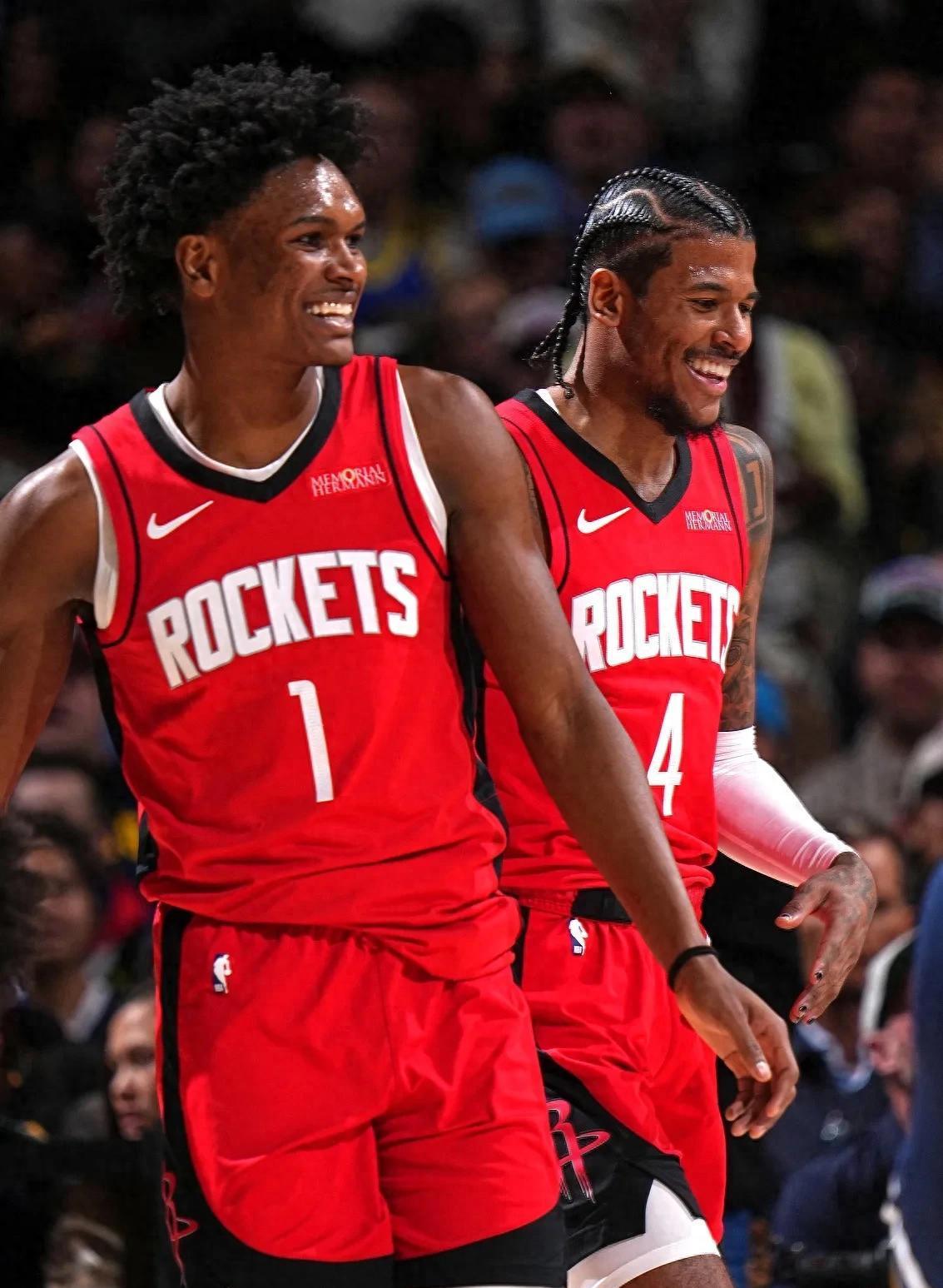 老鹰大胜湖人，赢得三连胜