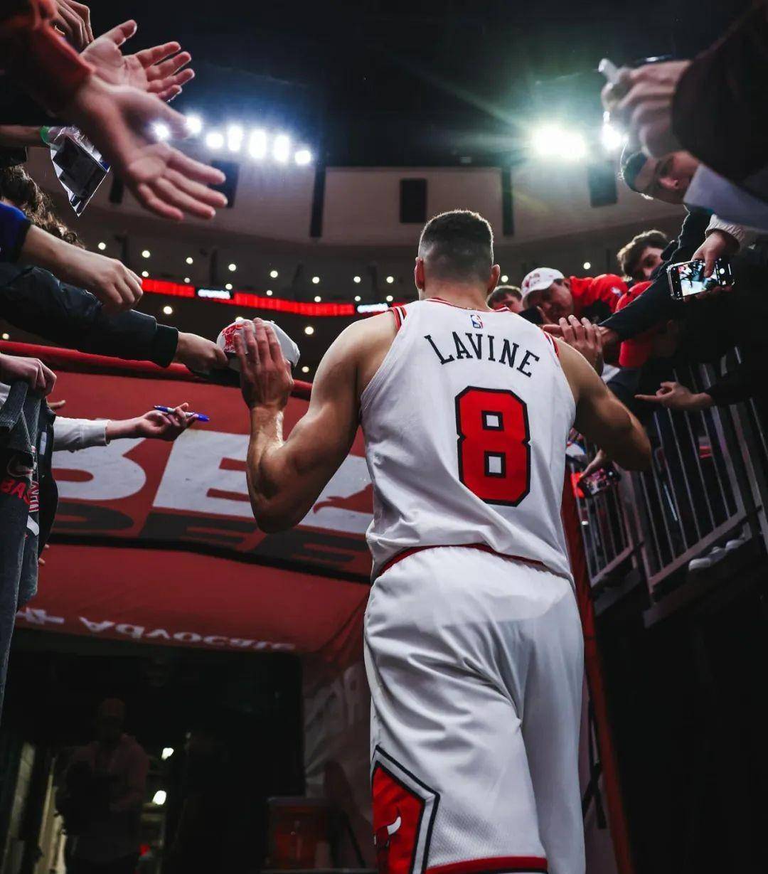 马刺强势尼日利亚男篮,拉文高光表现的简单介绍 马刺强势尼日利亚男篮,拉文高光表现的简单介绍