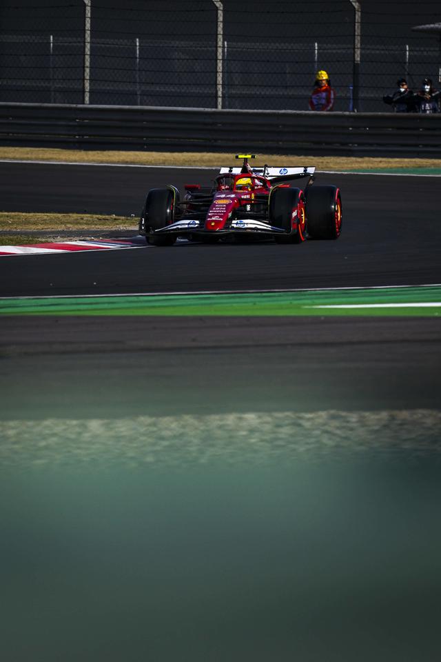 梅赛德斯完胜阿斯顿马丁,汉密尔顿点燃赛场的简单介绍 梅赛德斯完胜阿斯顿马丁,汉密尔顿点燃赛场的简单介绍