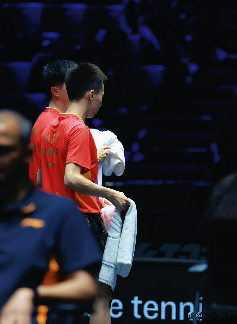 世俱杯奖金-波兰队碾压奥地利队，林高远点燃赛场