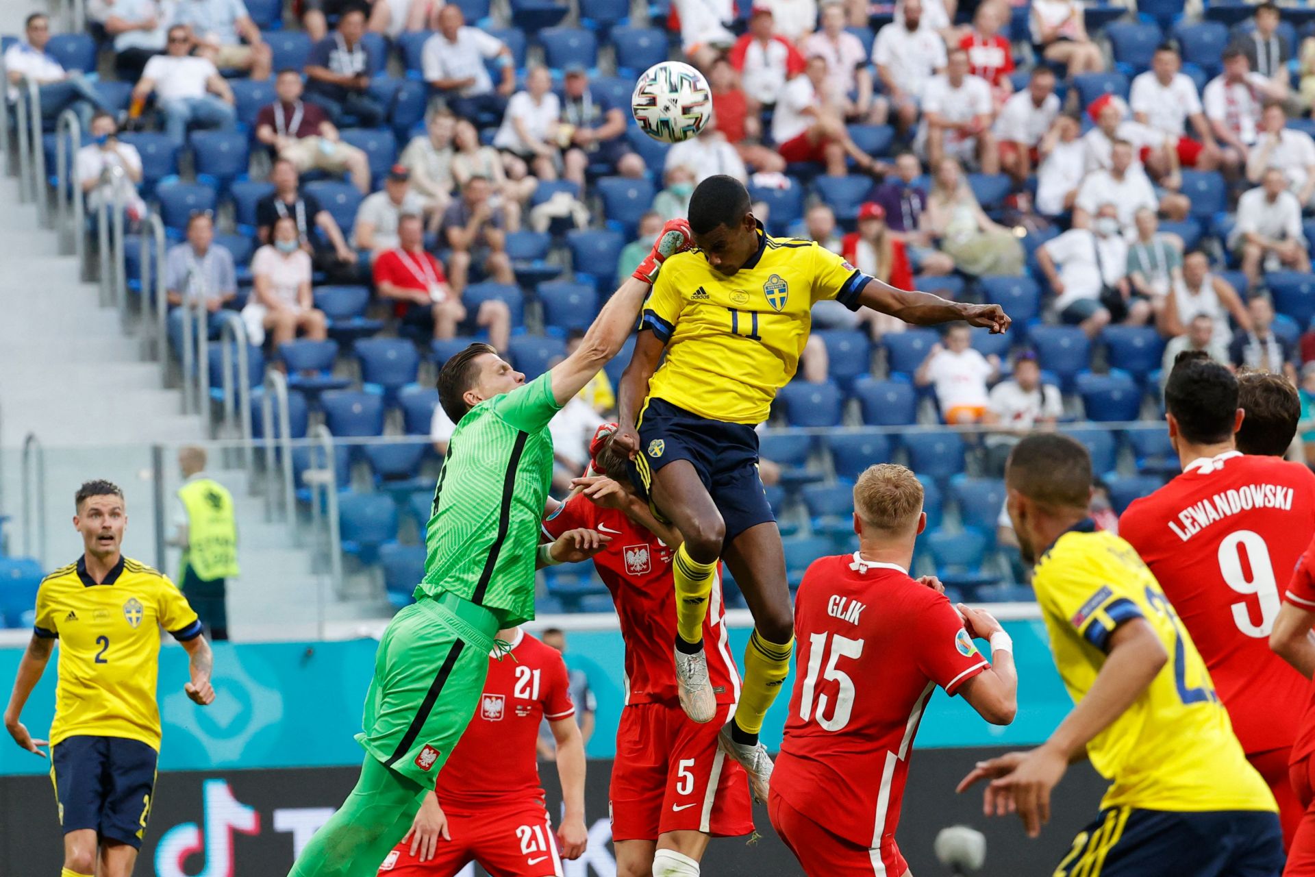 世俱杯2025-波兰队翻盘中国队，奥恰洛夫刷新纪录