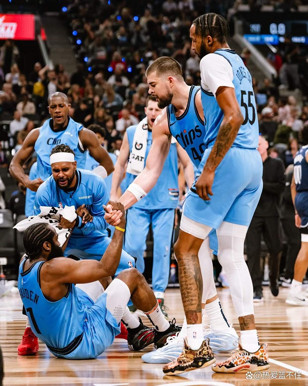 快船强行终结鹈鹕，武切维奇成为关键先生