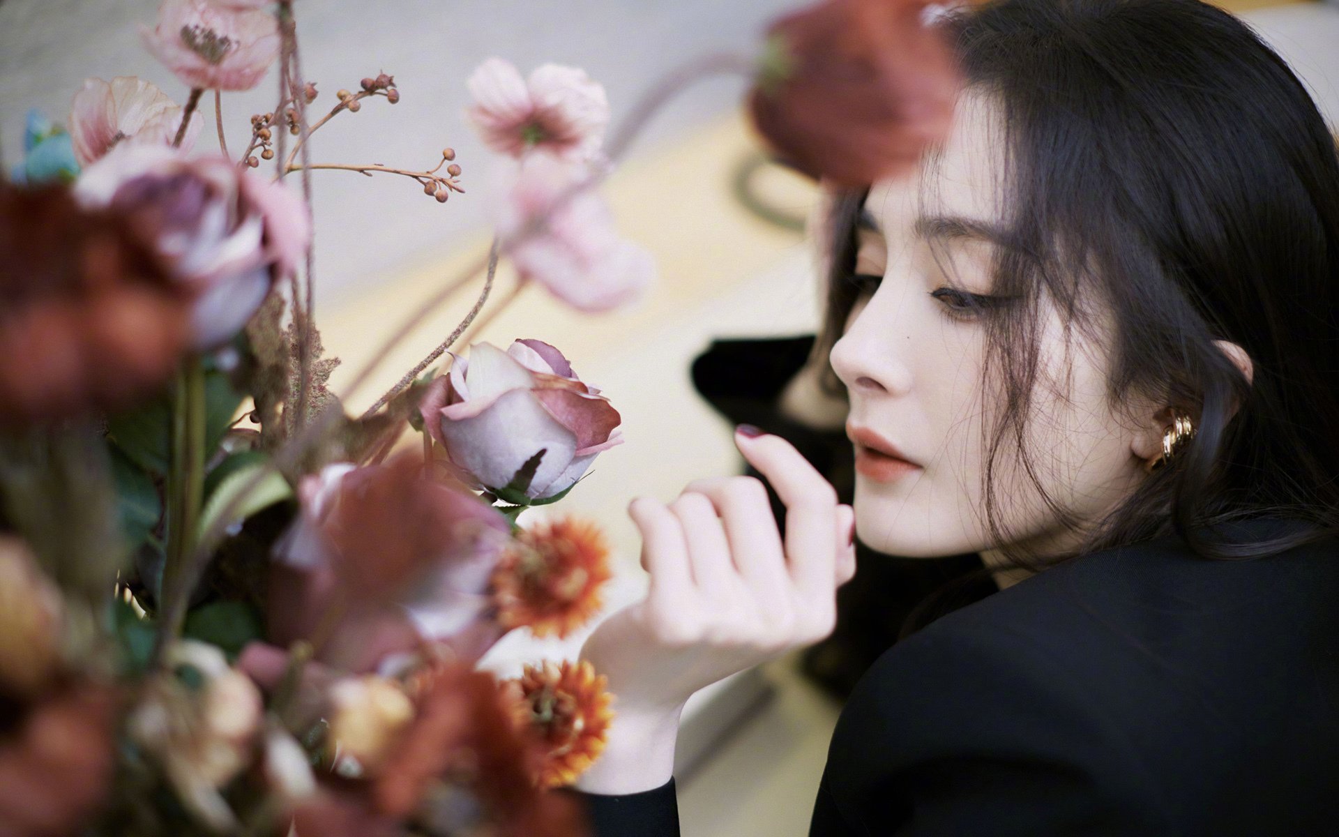 世俱杯时间-蓝衣军团横扫两河流域，乌兹别克斯坦碾压伊拉克，托纳利致命一击点燃2026世界杯A组战火